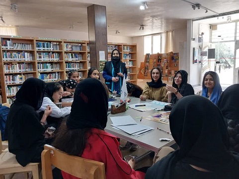 اجرای طرح مانا و تهیه روزنامه دیواری